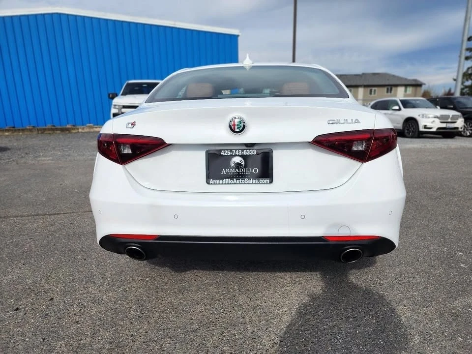 2017 Alfa Romeo Giulia - Image 7 of 20