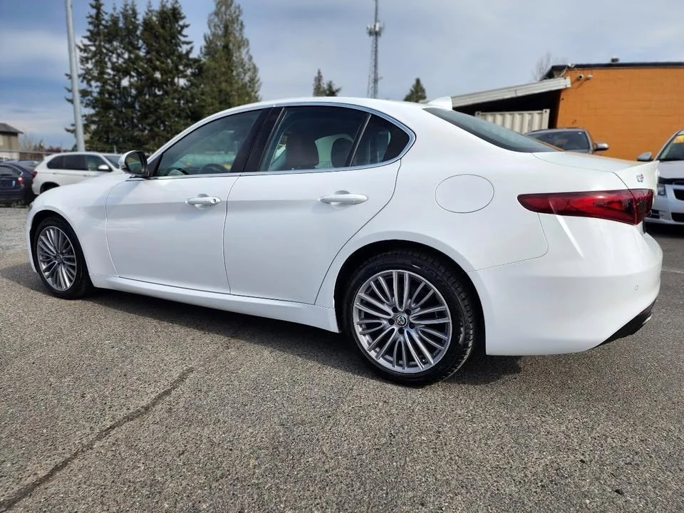 2017 Alfa Romeo Giulia - Image 9 of 20