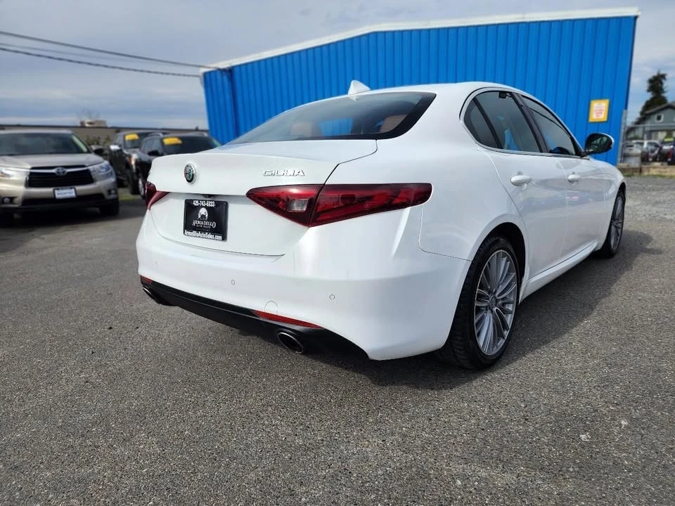 2017 Alfa Romeo Giulia - Image 6 of 20
