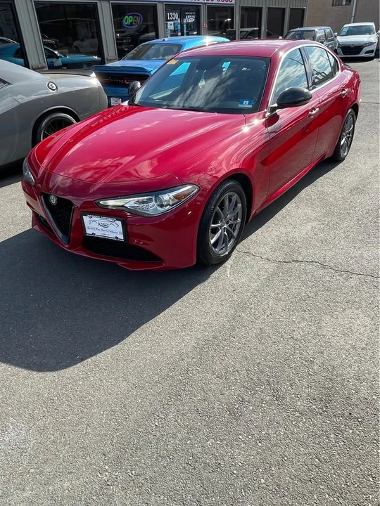 2017 Alfa Romeo Giulia - Image 2 of 20