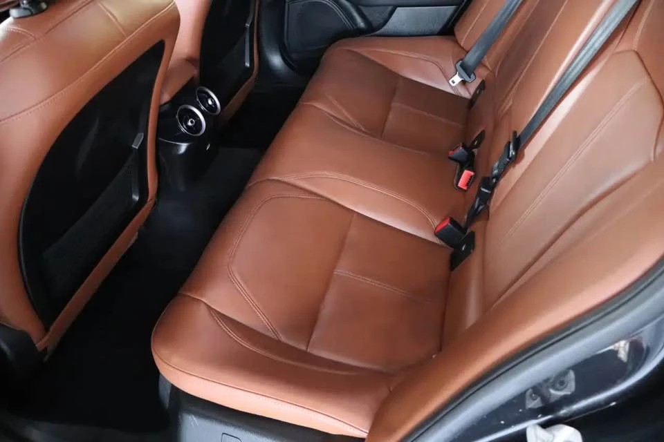 2017 Alfa Romeo Giulia - Image 13 of 16