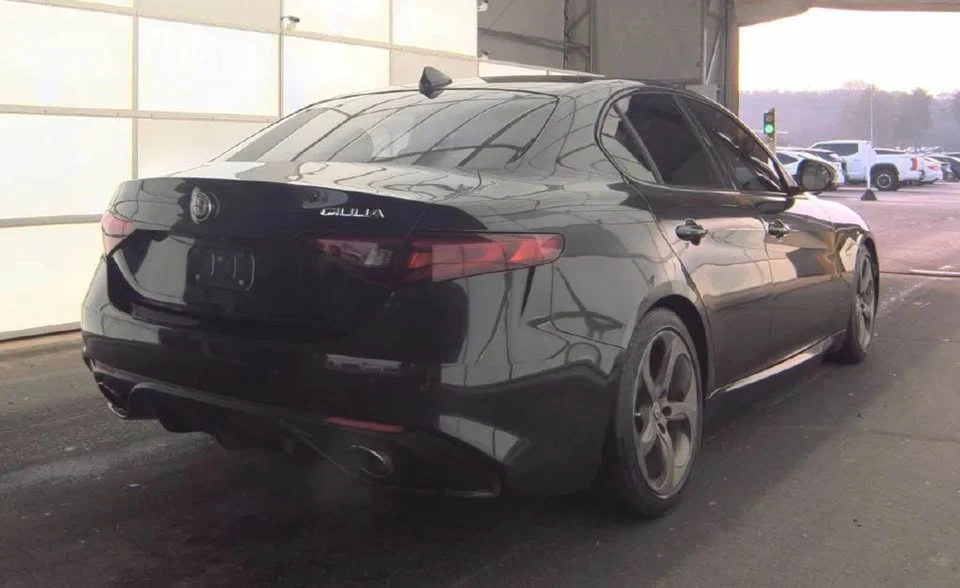 2017 Alfa Romeo Giulia - Image 6 of 6
