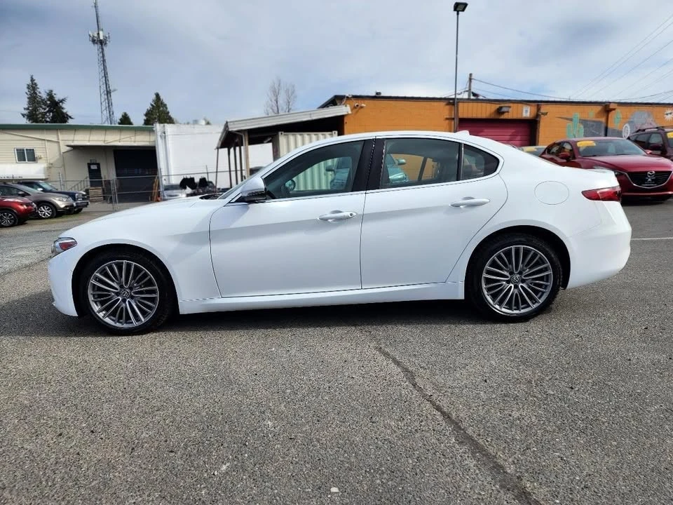 2017 Alfa Romeo Giulia - Image 10 of 20