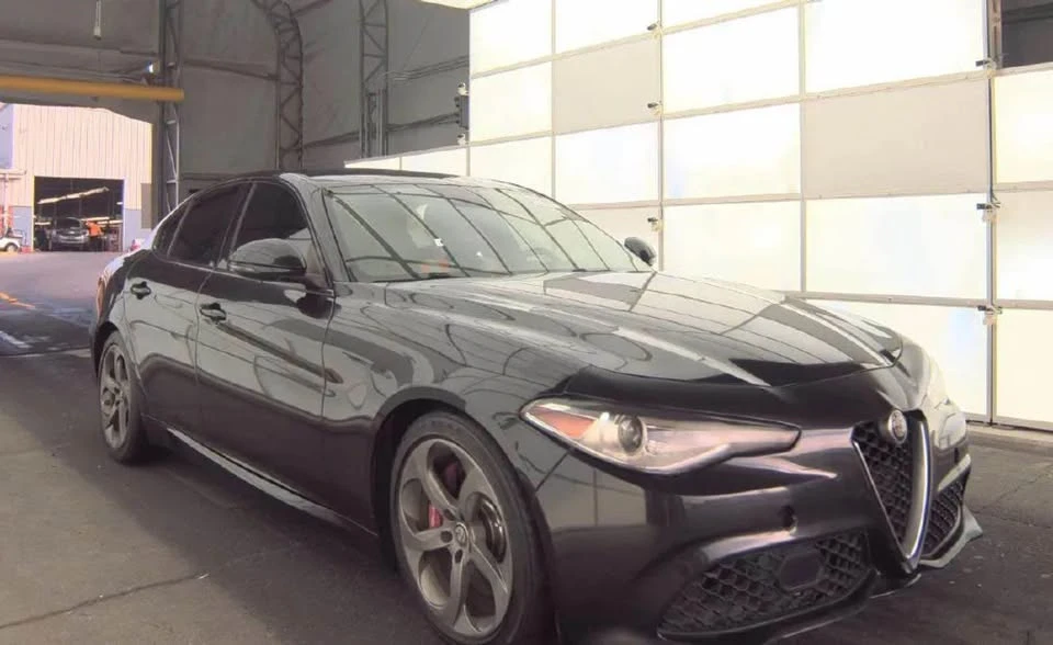2017 Alfa Romeo Giulia - Image 2 of 6