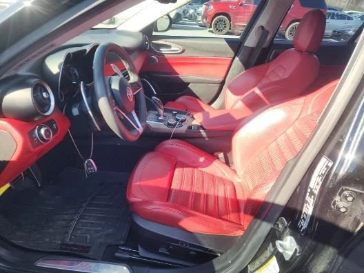 2017 Alfa Romeo Giulia - Image 9 of 11