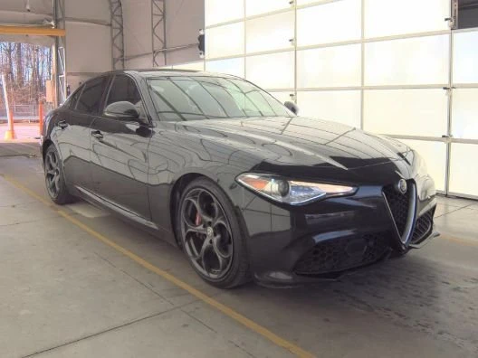 2017 Alfa Romeo Giulia - Image 4 of 11