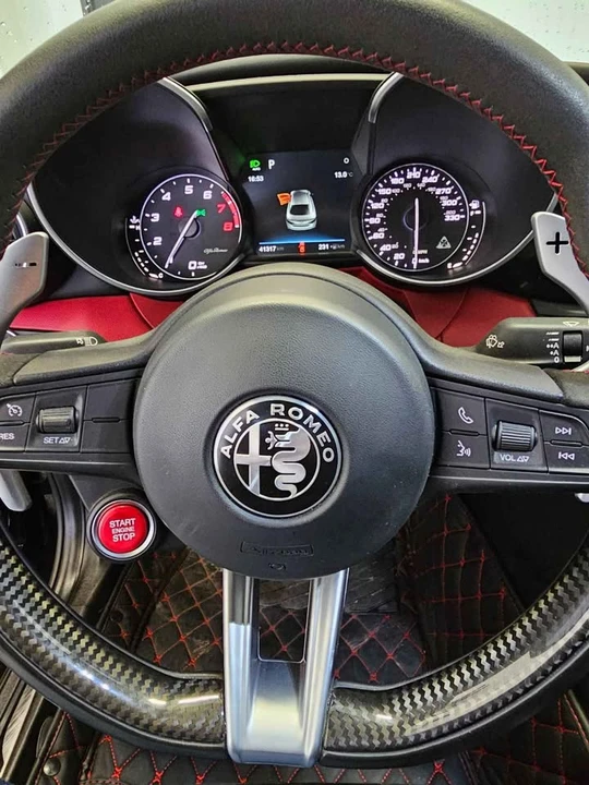 2017 Alfa Romeo Giulia - Image 7 of 14