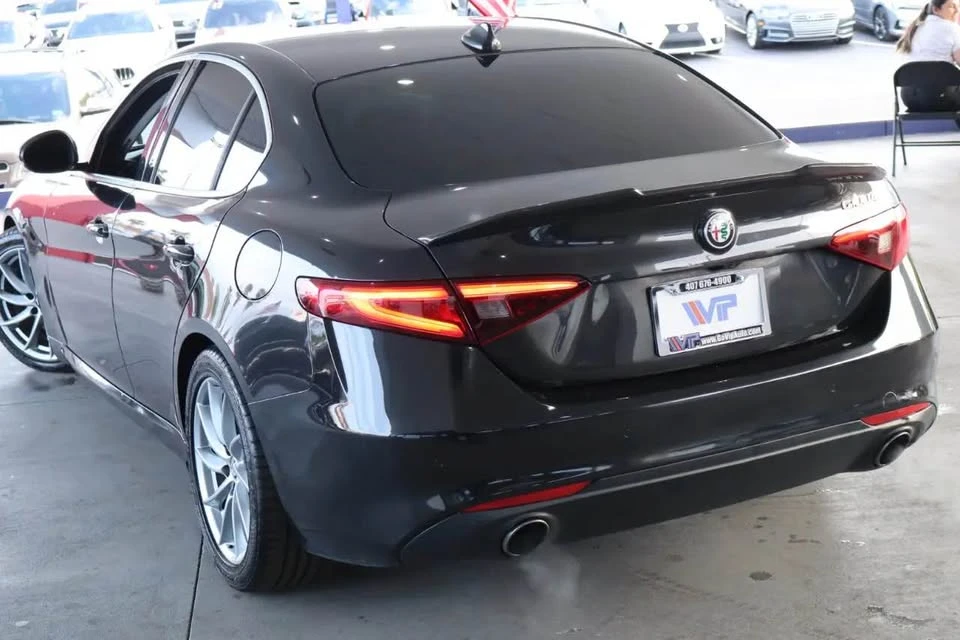 2017 Alfa Romeo Giulia - Image 5 of 16