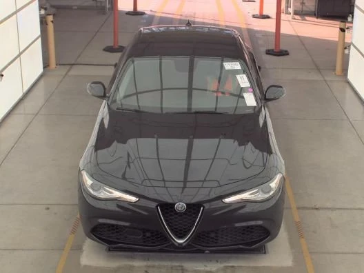 2017 Alfa Romeo Giulia - Image 2 of 11