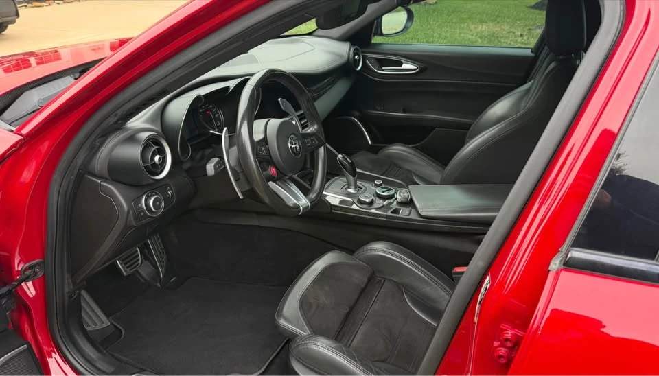 2017 Alfa Romeo Giulia Quadrifoglio - Image 7 of 9