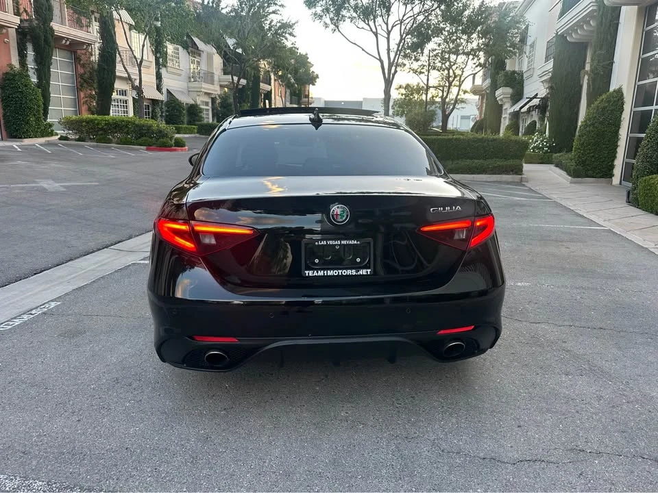 2017 Alfa Romeo Giulia - Image 4 of 20