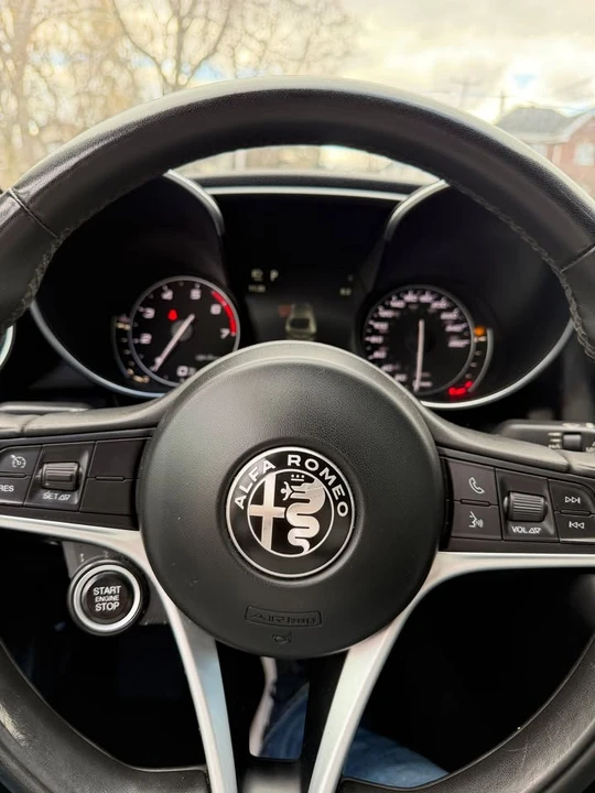 2017 Alfa Romeo Giulia - Image 8 of 11