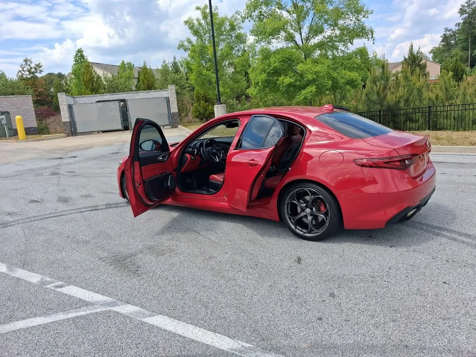 2017 Alfa Romeo Giulia - Image 16 of 16