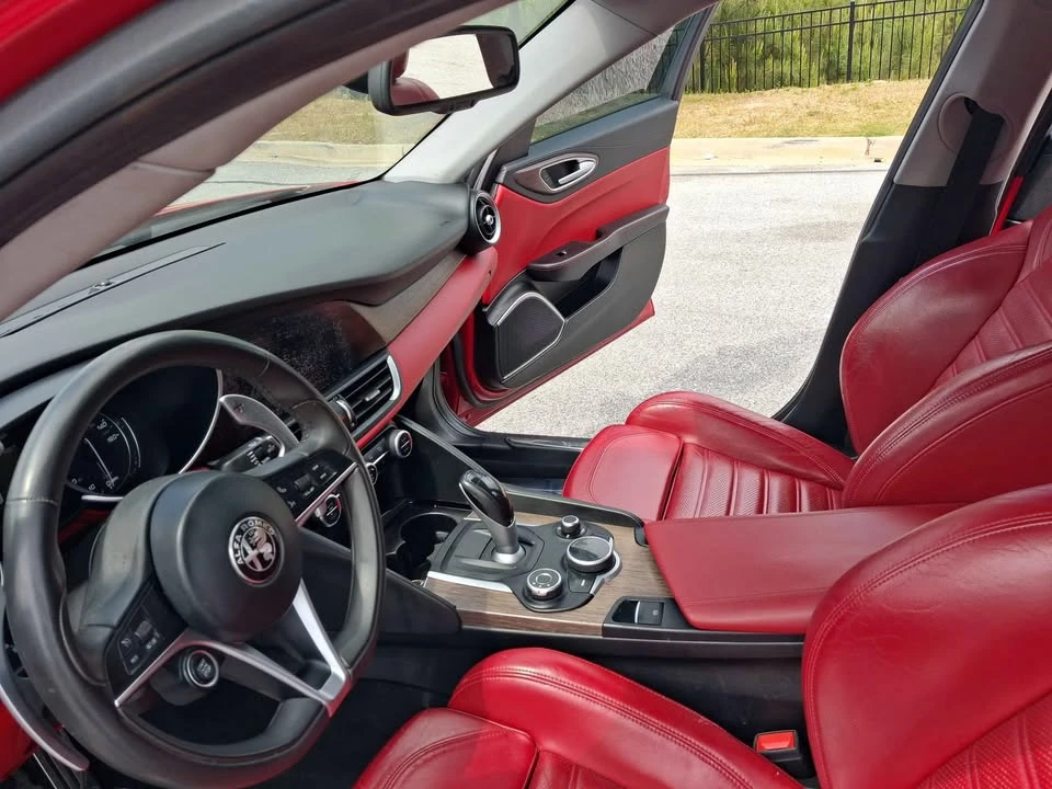 2017 Alfa Romeo Giulia - Image 14 of 16