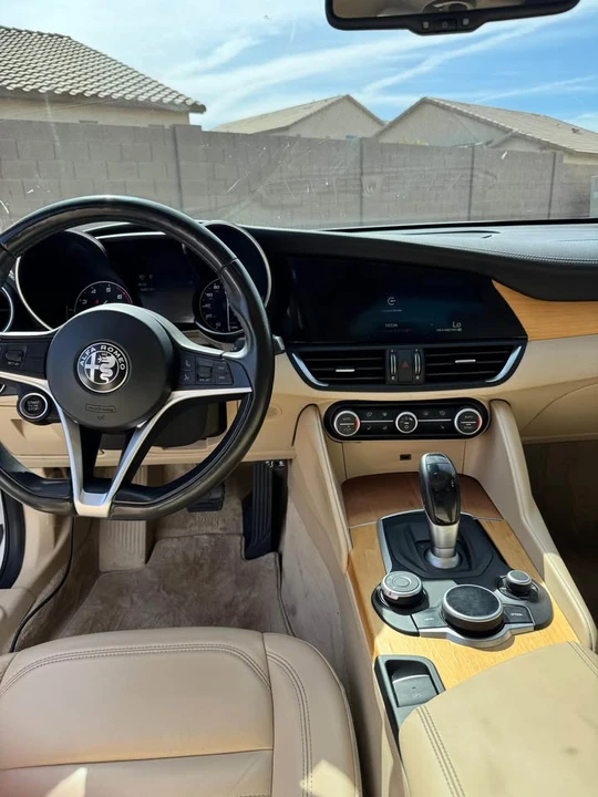 2017 Alfa Romeo Giulia - Image 10 of 17