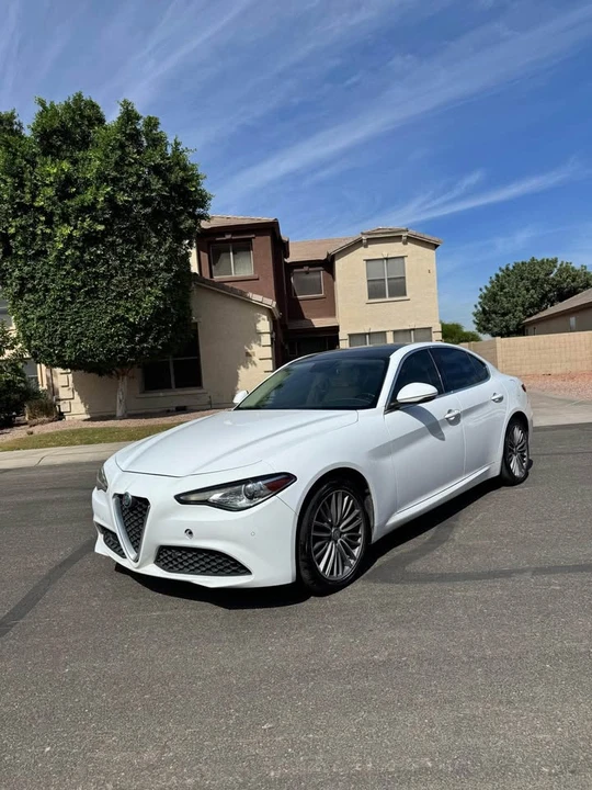 2017 Alfa Romeo Giulia - Image 5 of 17