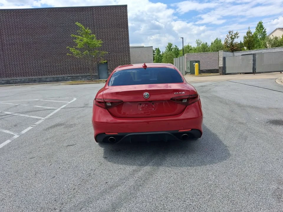 2017 Alfa Romeo Giulia - Image 5 of 16