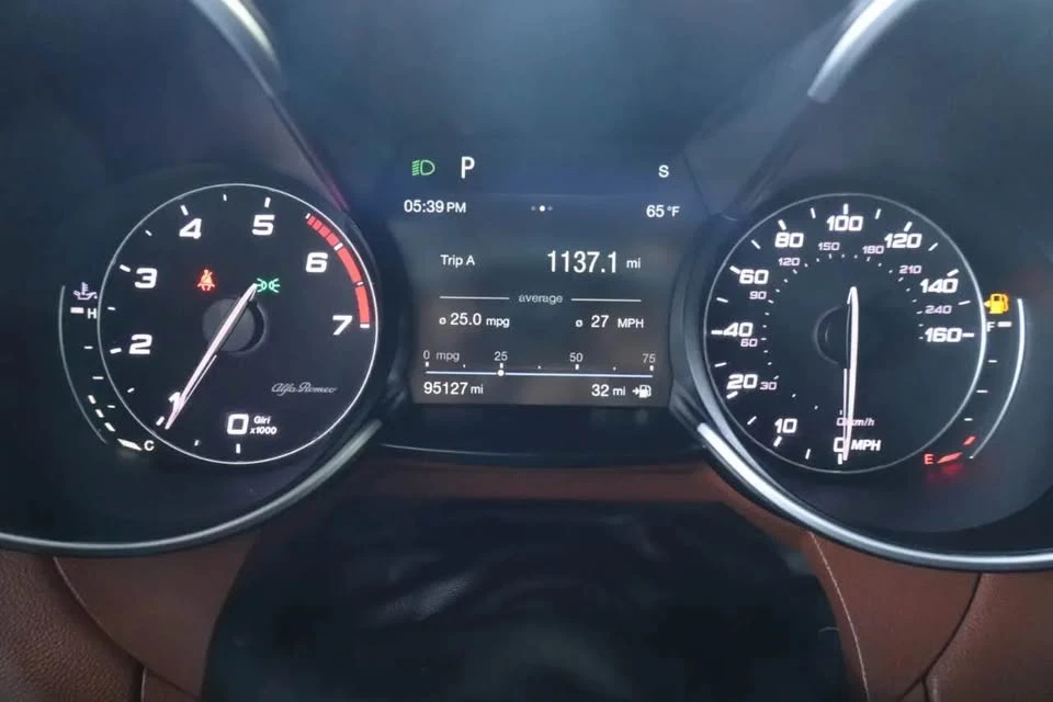 2017 Alfa Romeo Giulia - Image 12 of 16