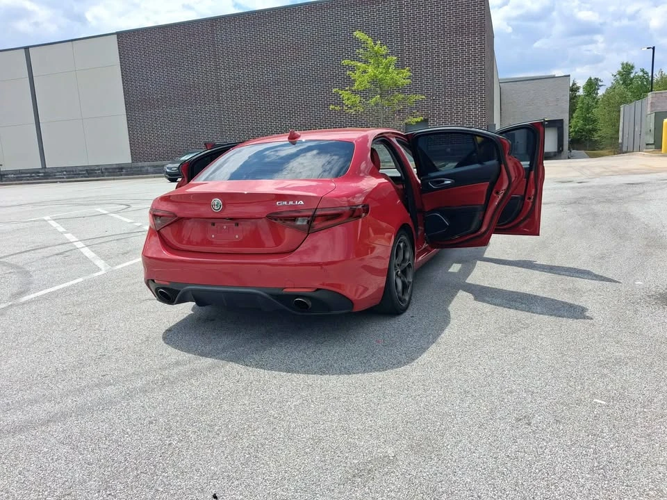 2017 Alfa Romeo Giulia - Image 10 of 16