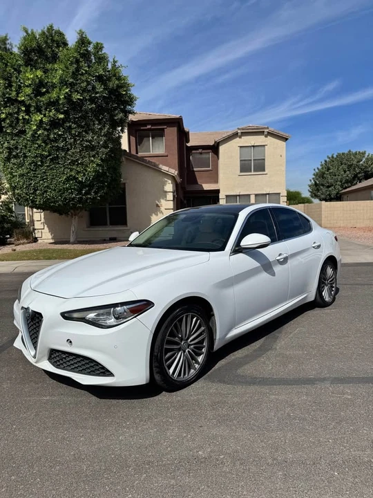 2017 Alfa Romeo Giulia - Image 8 of 14