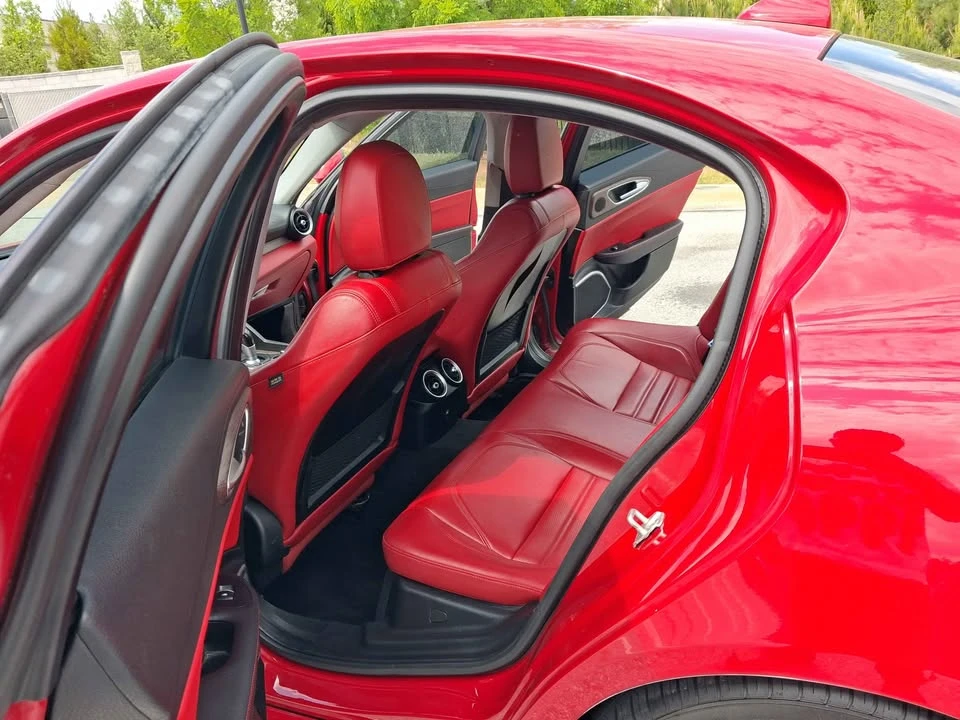 2017 Alfa Romeo Giulia - Image 11 of 16