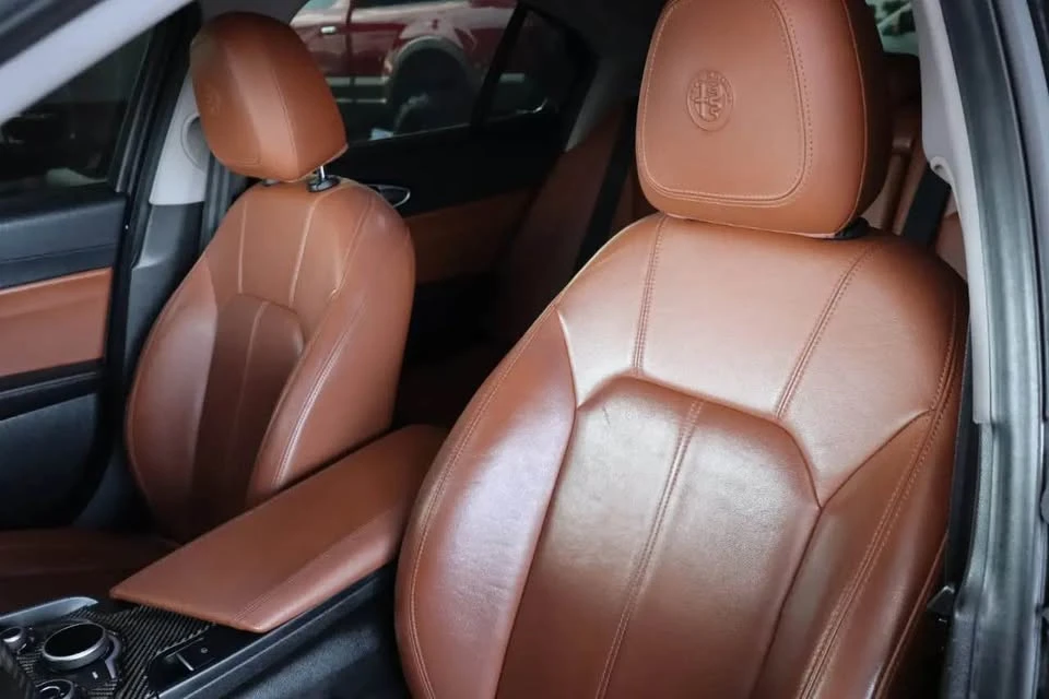 2017 Alfa Romeo Giulia - Image 10 of 16
