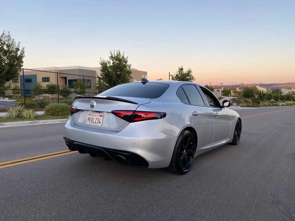 2017 Alfa Romeo Giulia - Image 7 of 10