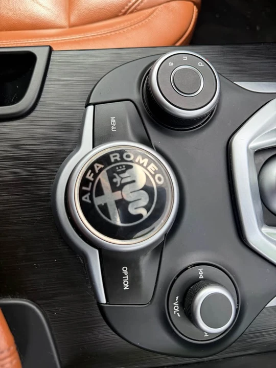 2017 Alfa Romeo Giulia - Image 6 of 16
