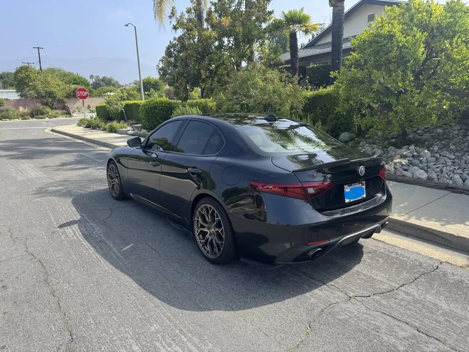 2017 Alfa Romeo Giulia - Image 3 of 8