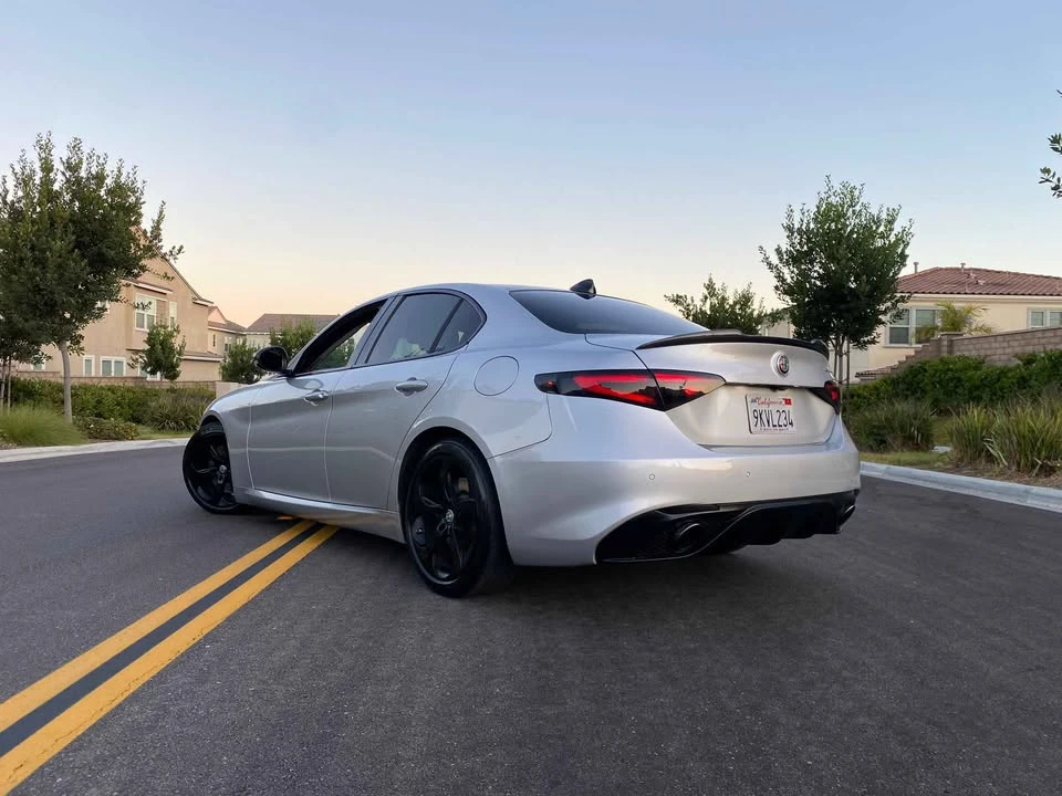 2017 Alfa Romeo Giulia - Image 4 of 10