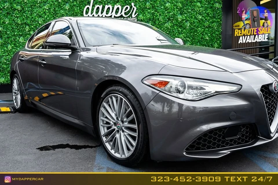 2017 Alfa Romeo Giulia - Image 13 of 14