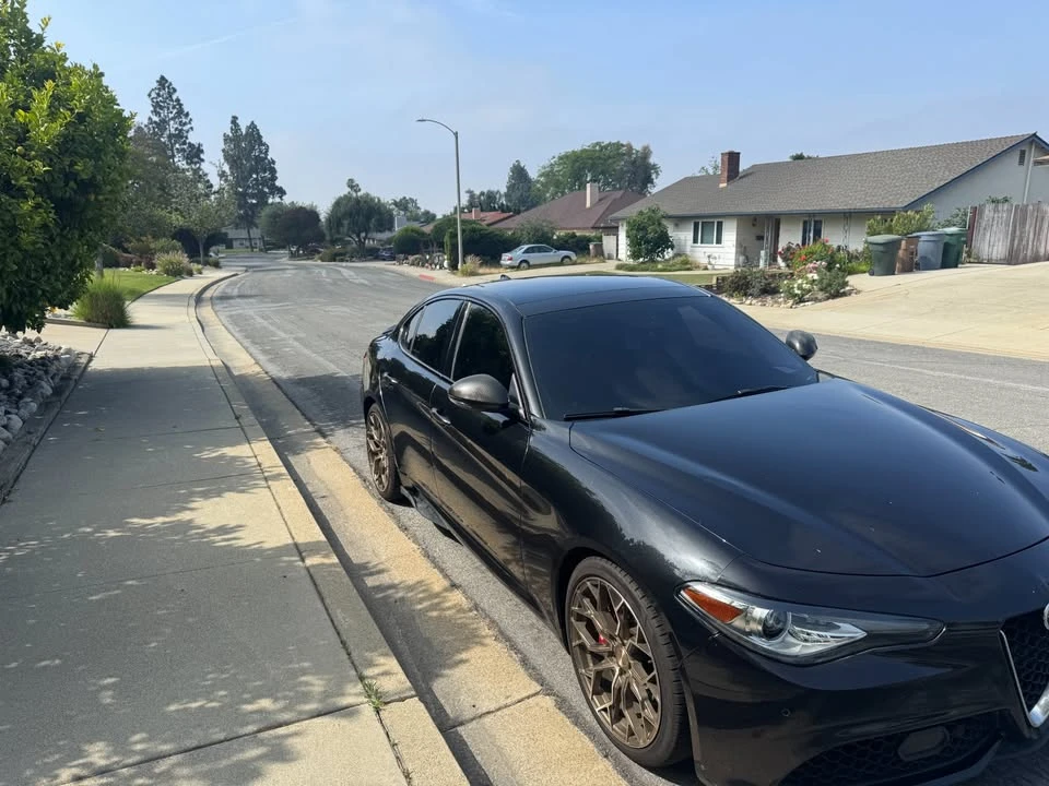 2017 Alfa Romeo Giulia - Image 6 of 8