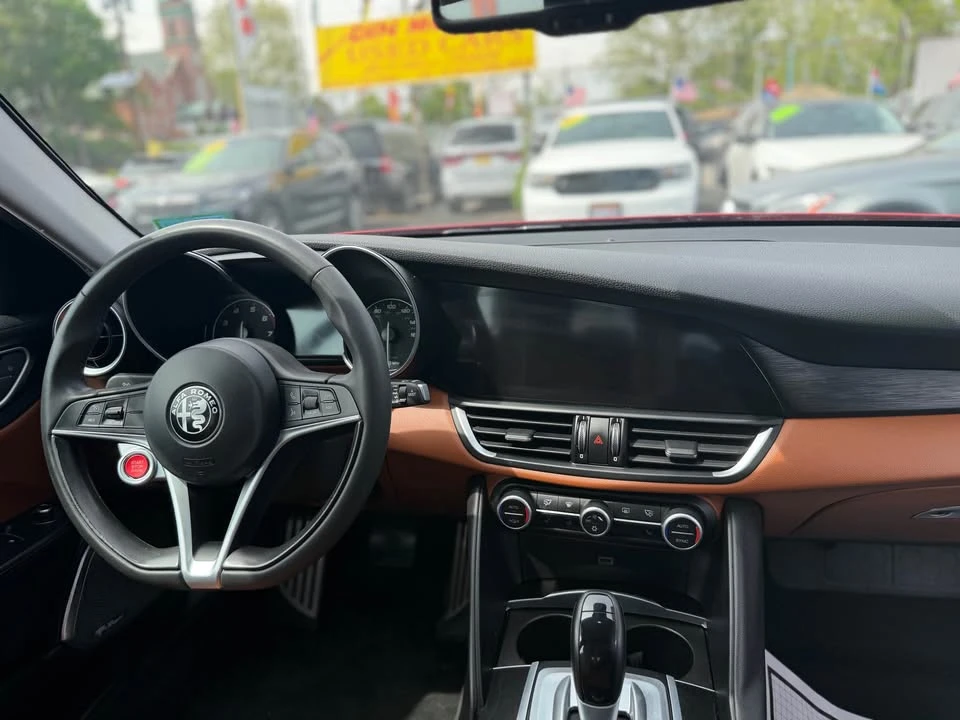2017 Alfa Romeo Giulia - Image 4 of 16