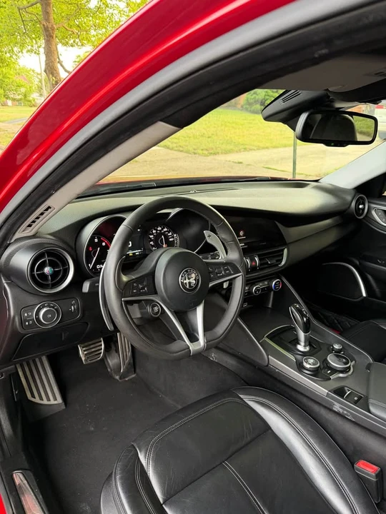 2017 Alfa Romeo Giulia - Image 6 of 15