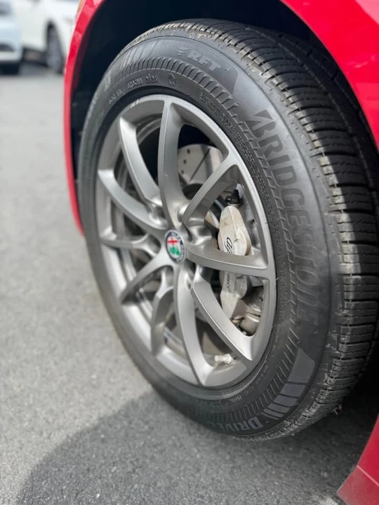 2017 Alfa Romeo Giulia - Image 14 of 16