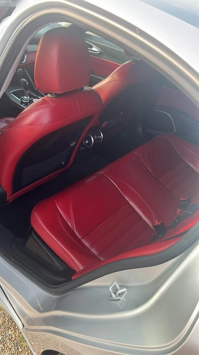 2017 Alfa Romeo Giulia - Image 5 of 8