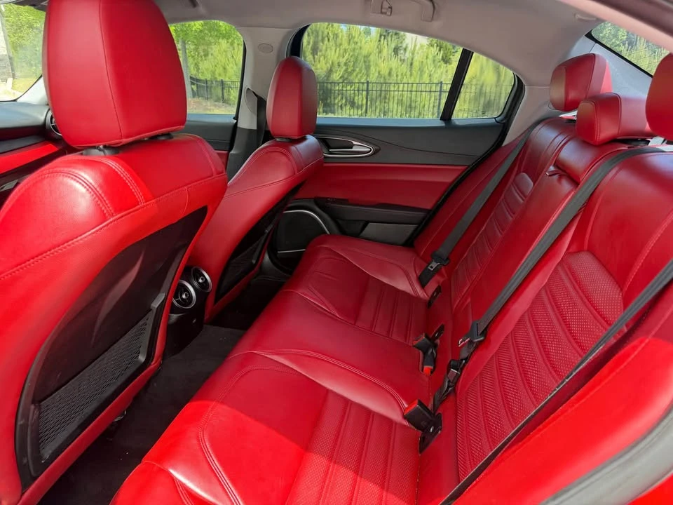 2017 Alfa Romeo Giulia - Image 19 of 19