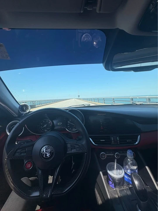 2017 Alfa Romeo Giulia - Image 8 of 8