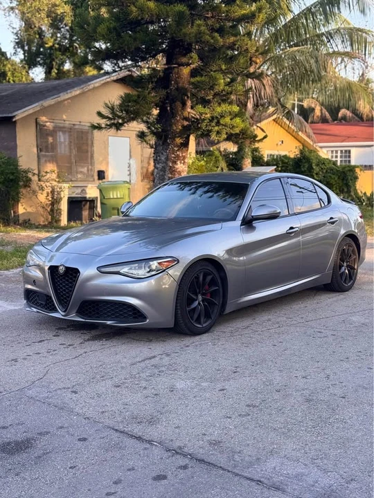 2017 Alfa Romeo Giulia - Image 2 of 11