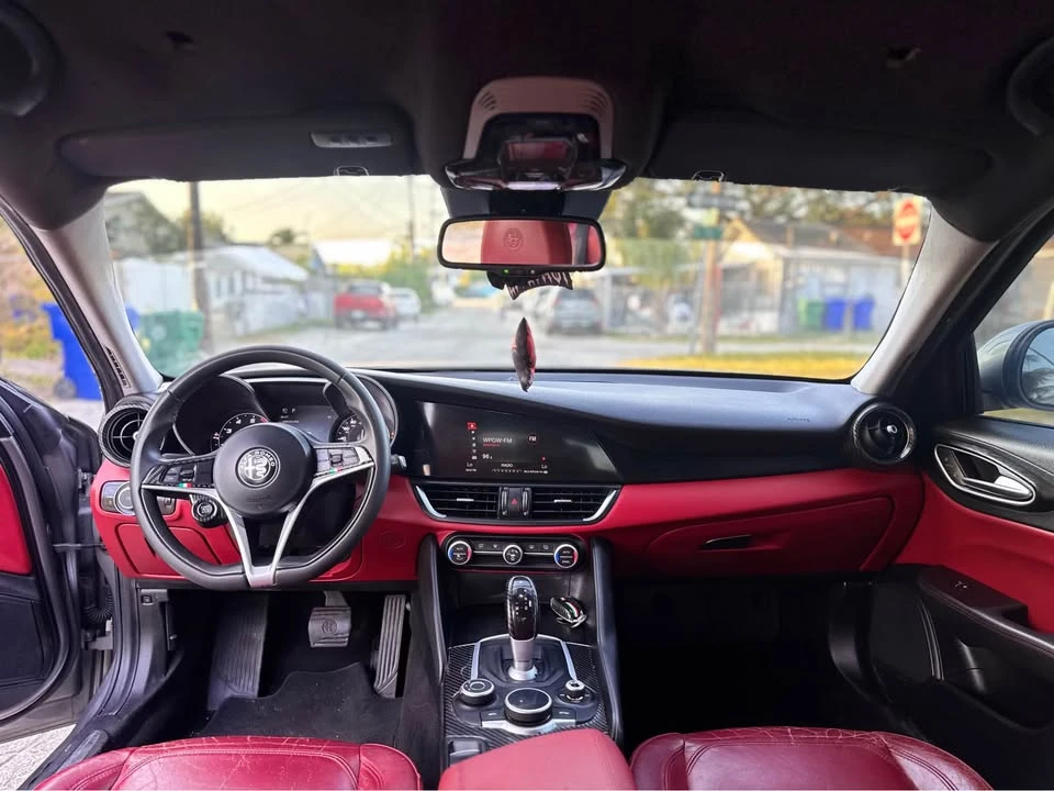2017 Alfa Romeo Giulia - Image 9 of 11