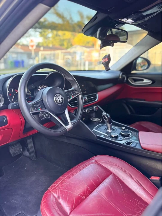 2017 Alfa Romeo Giulia - Image 7 of 11