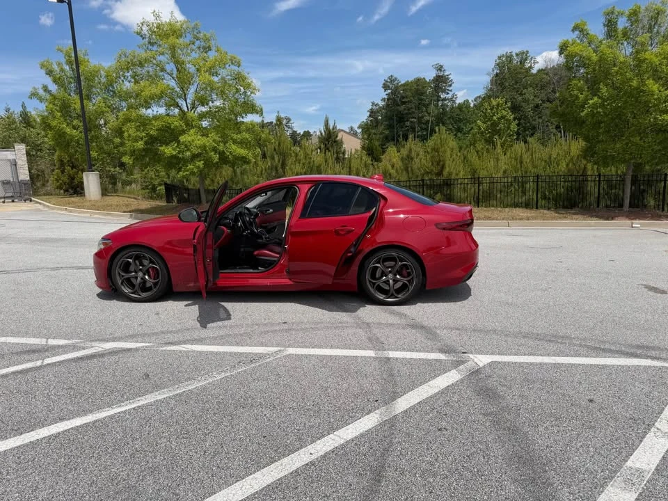 2017 Alfa Romeo Giulia - Image 4 of 19