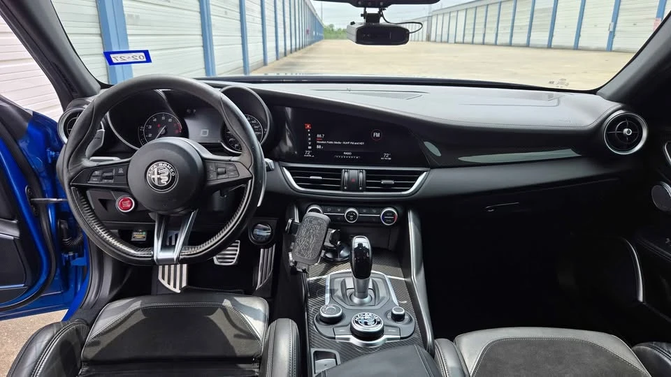 2017 Alfa Romeo Giulia - Image 10 of 20