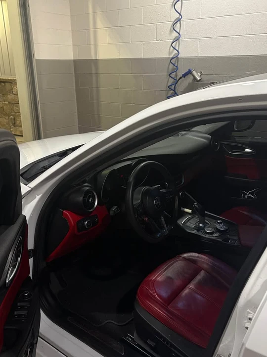 2017 Alfa Romeo Giulia - Image 2 of 8