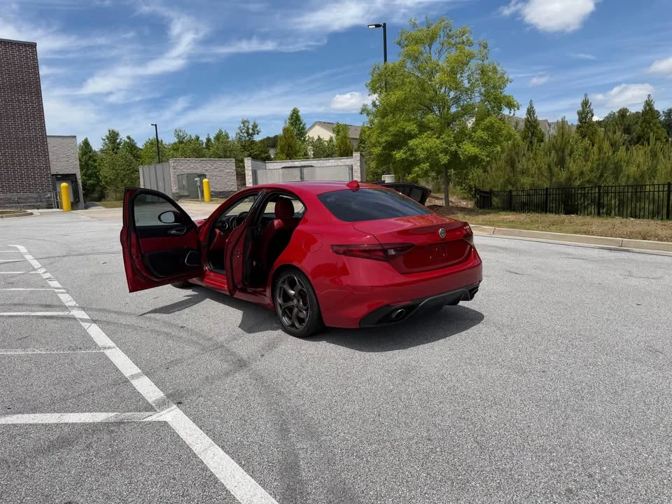 2017 Alfa Romeo Giulia - Image 5 of 19