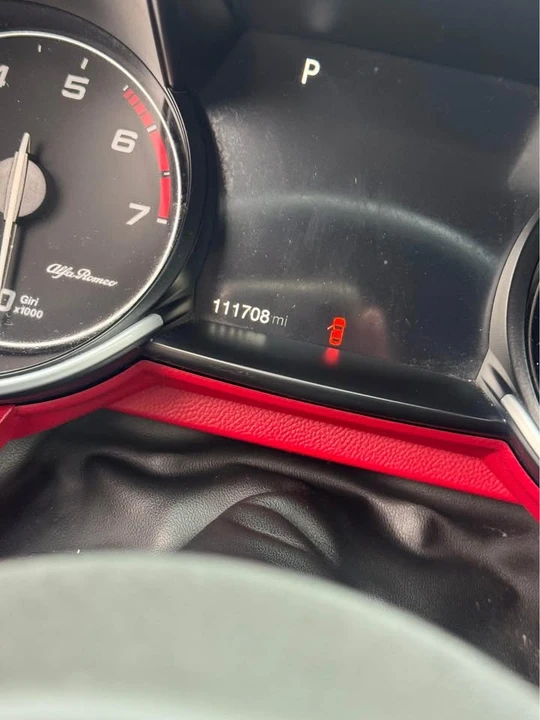 2017 Alfa Romeo Giulia - Image 4 of 8