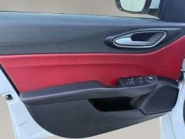 2017 Alfa Romeo Giulia - Image 9 of 14