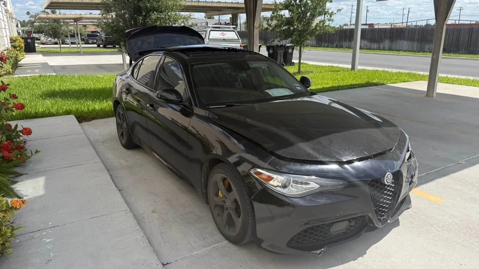 2017 Alfa Romeo Giulia - Image 6 of 10