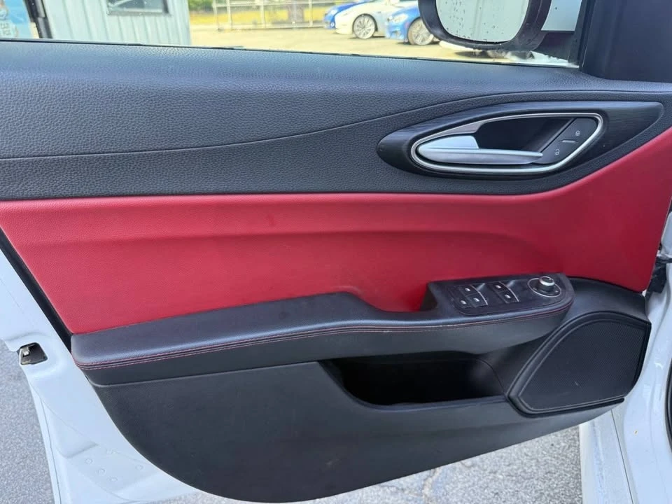 2017 Alfa Romeo Giulia - Image 13 of 16