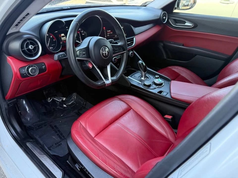 2017 Alfa Romeo Giulia - Image 16 of 16